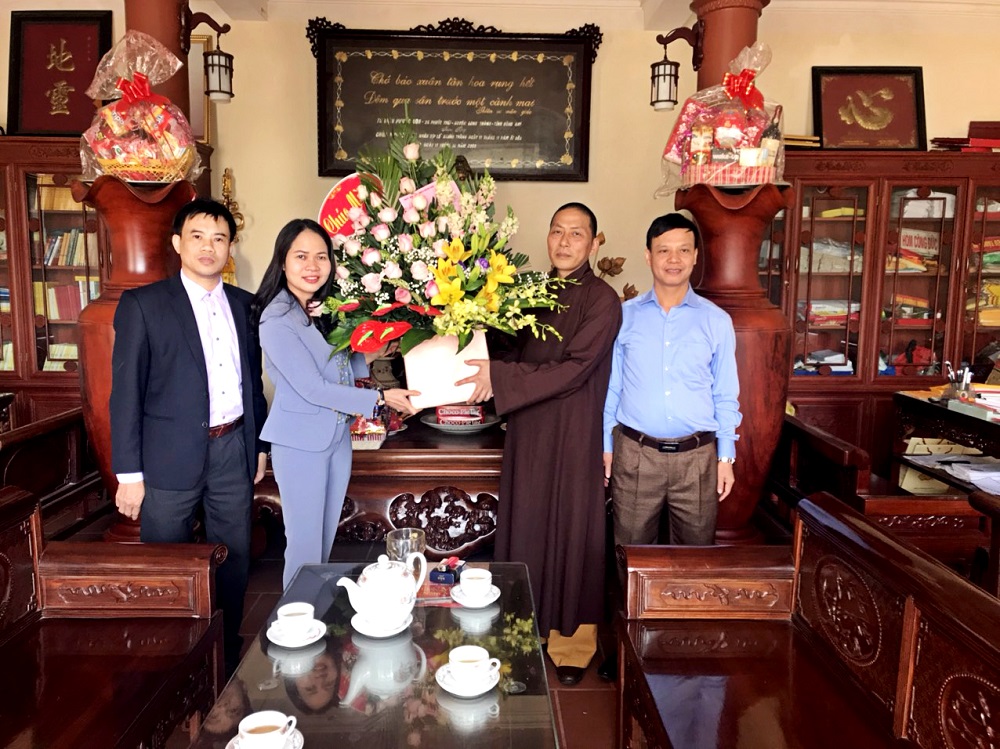 Bắc Giang thăm chúc Tết các chức sắc, tăng ni Phật giáo trên địa bàn nhân dịp chuẩn bị đón Xuân...